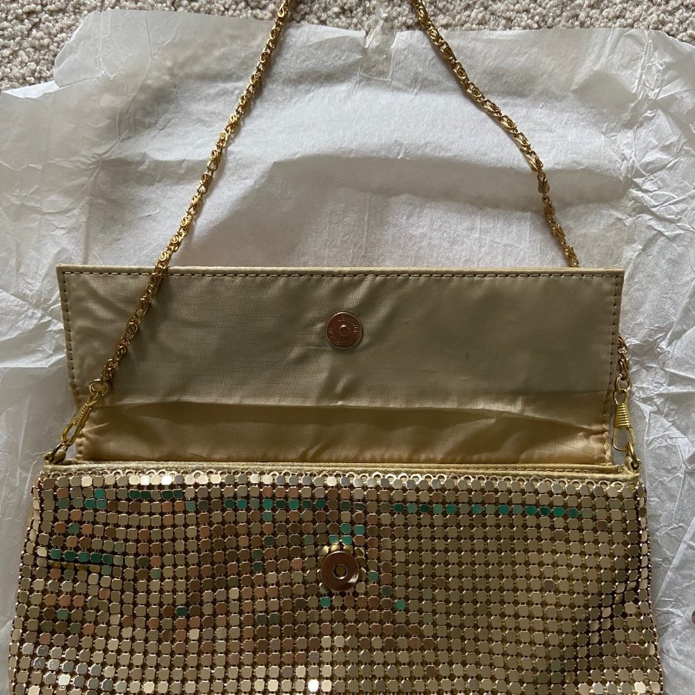 - Golden evening shinning clutch bag one single compartment pop closer new